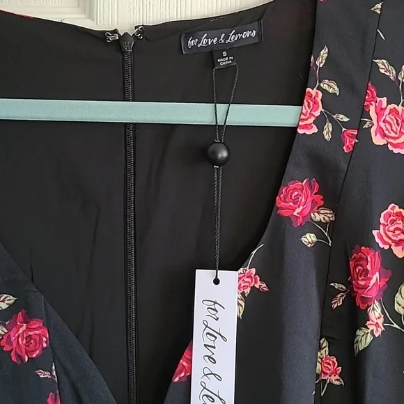 Sz small dress - Picture 2 of 4